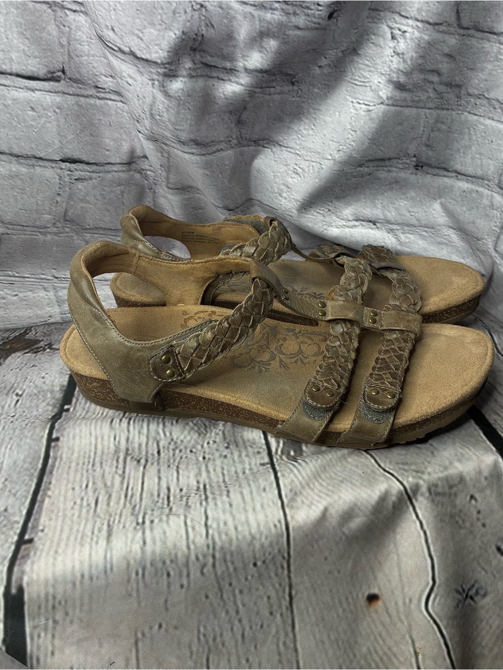 AETREX Womens Reese Sandal Brown Leather Gladiator Braided Strappy Size 11 EU 42